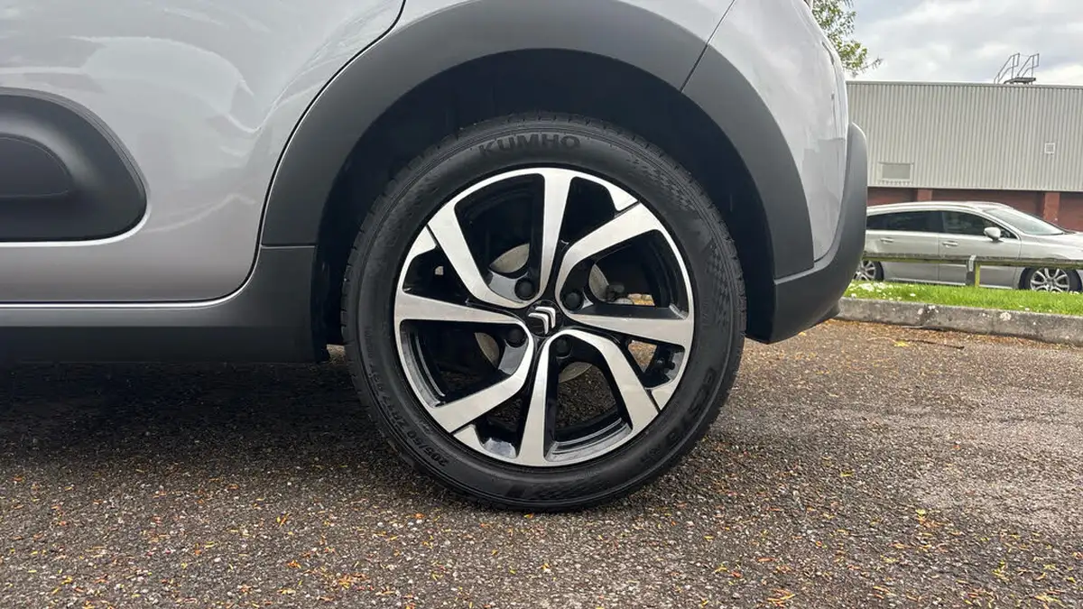 2023-citroen-c3-12-puretech-shine-plus-110ps-ss-eat6-big-14