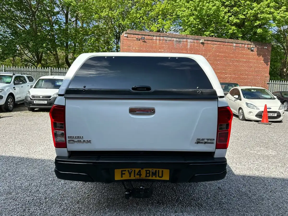 2014-isuzu-d-max-25td-venetian-red-blade-big-6