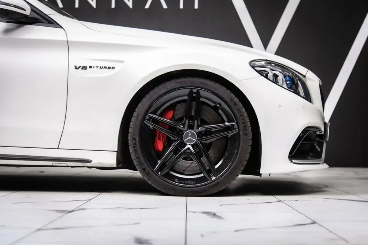 2019-mercedes-benz-c-class-40-c63-amg-s-premium-plus-saloon-4d-big-39