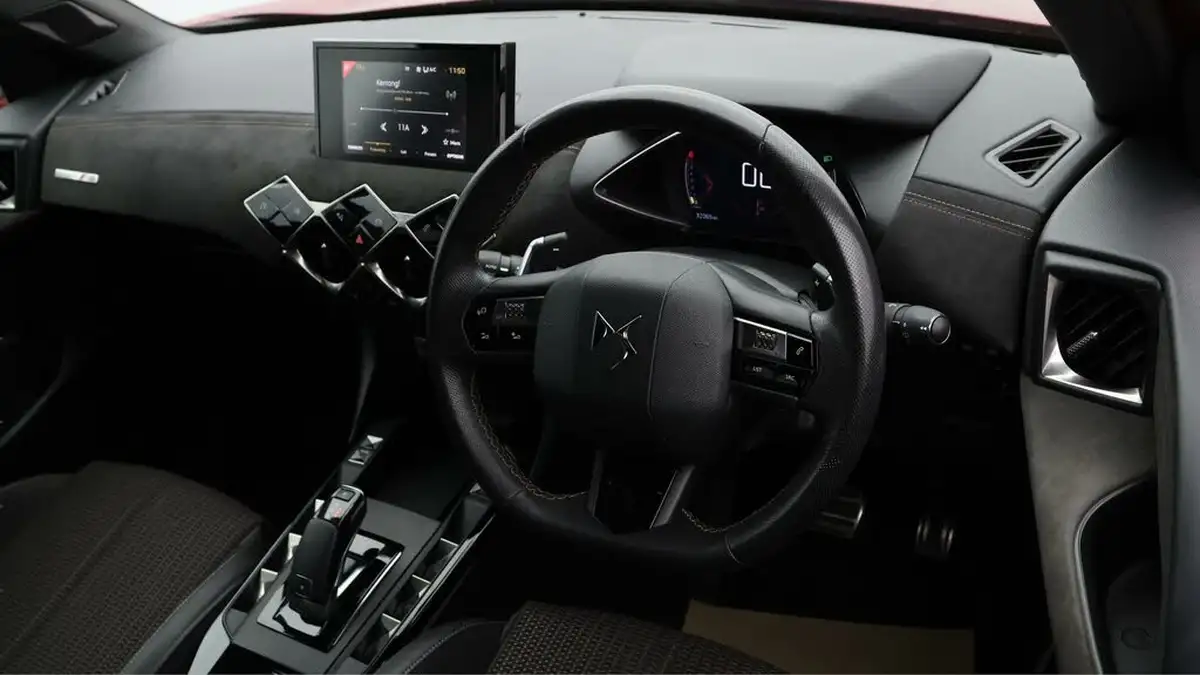 2022-ds-ds-3-crossback-12-puretech-performance-line-130ps-eat8-big-8