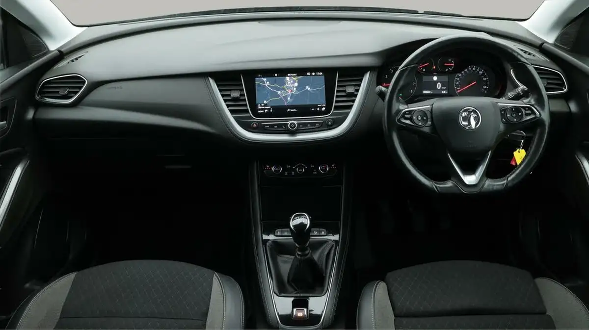 2020-vauxhall-grandland-x-12-sri-nav-big-13