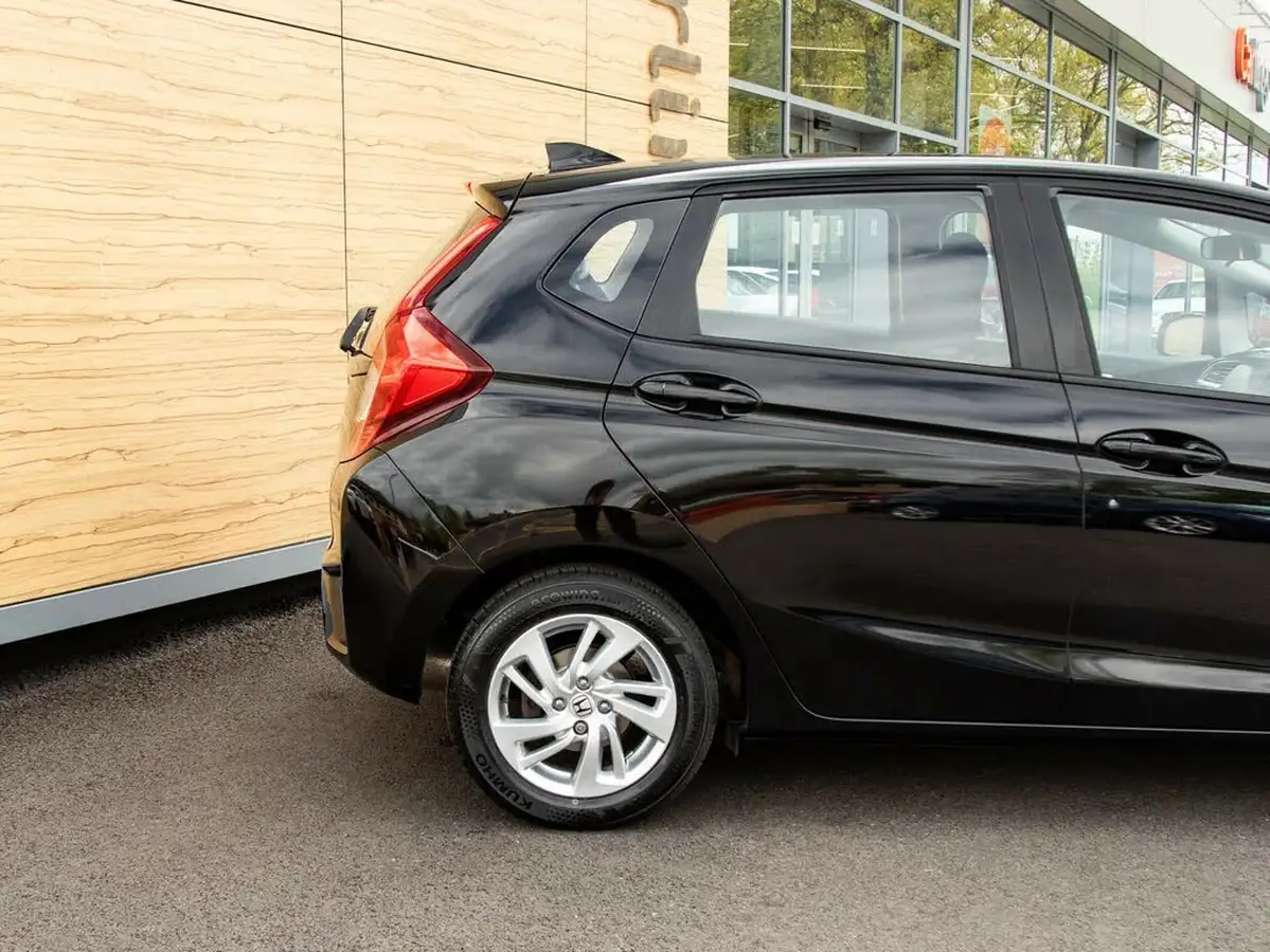 2015-honda-jazz-13-i-vtec-se-cvt-big-7