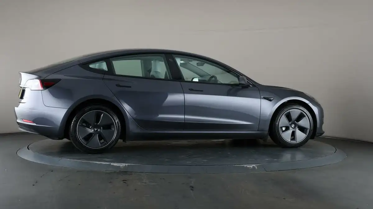 2021-tesla-model-3-e-long-range-awd-big-54