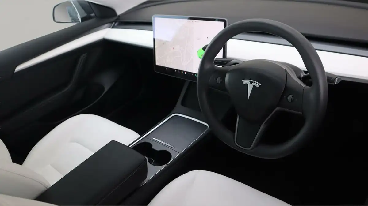 2021-tesla-model-3-e-long-range-awd-big-9