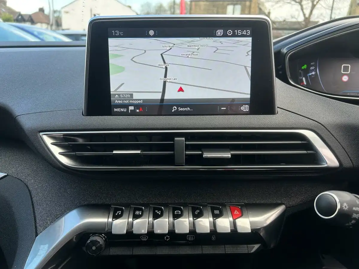 2019-peugeot-3008-suv-12-puretech-allure-eat8-big-15