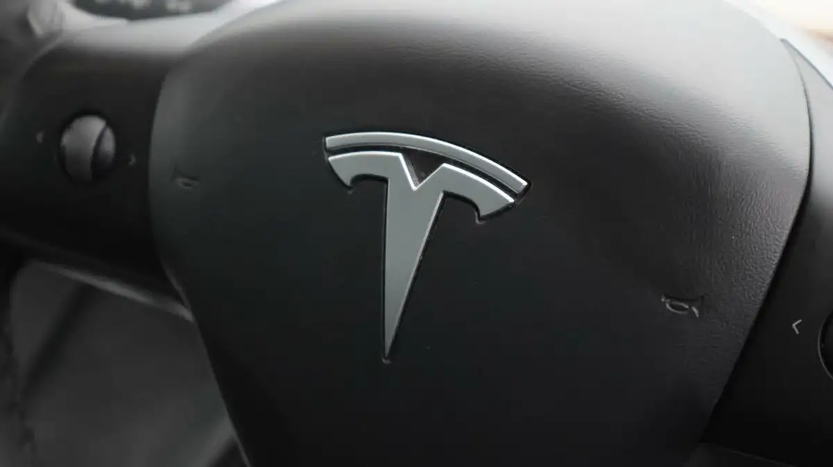 2021-tesla-model-3-e-standard-plus-big-21