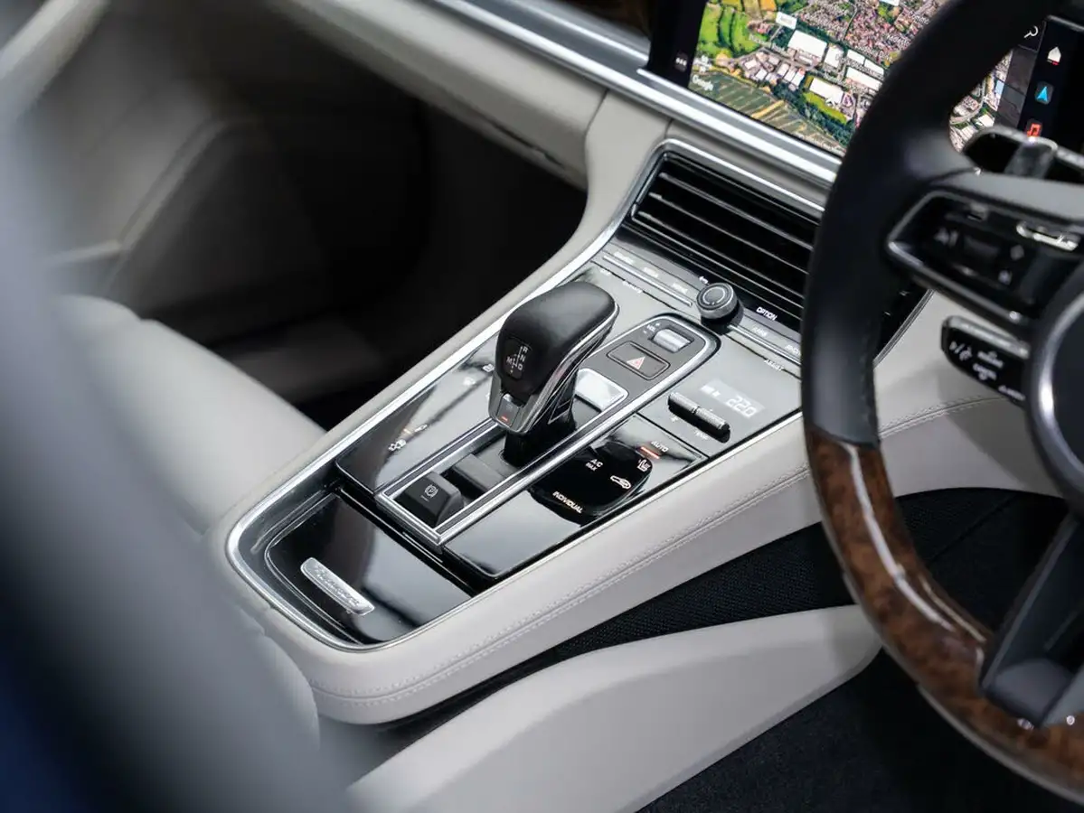 2022-porsche-panamera-30-4-e-hybrid-hatchback-big-23