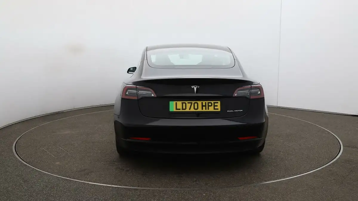 2020-tesla-model-3-e-long-range-big-52