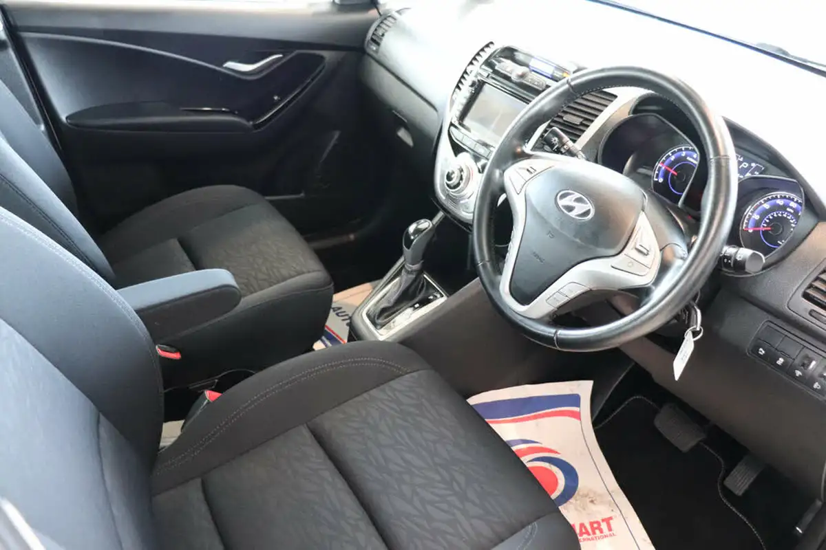 2017-hyundai-ix20-16-se-nav-big-15