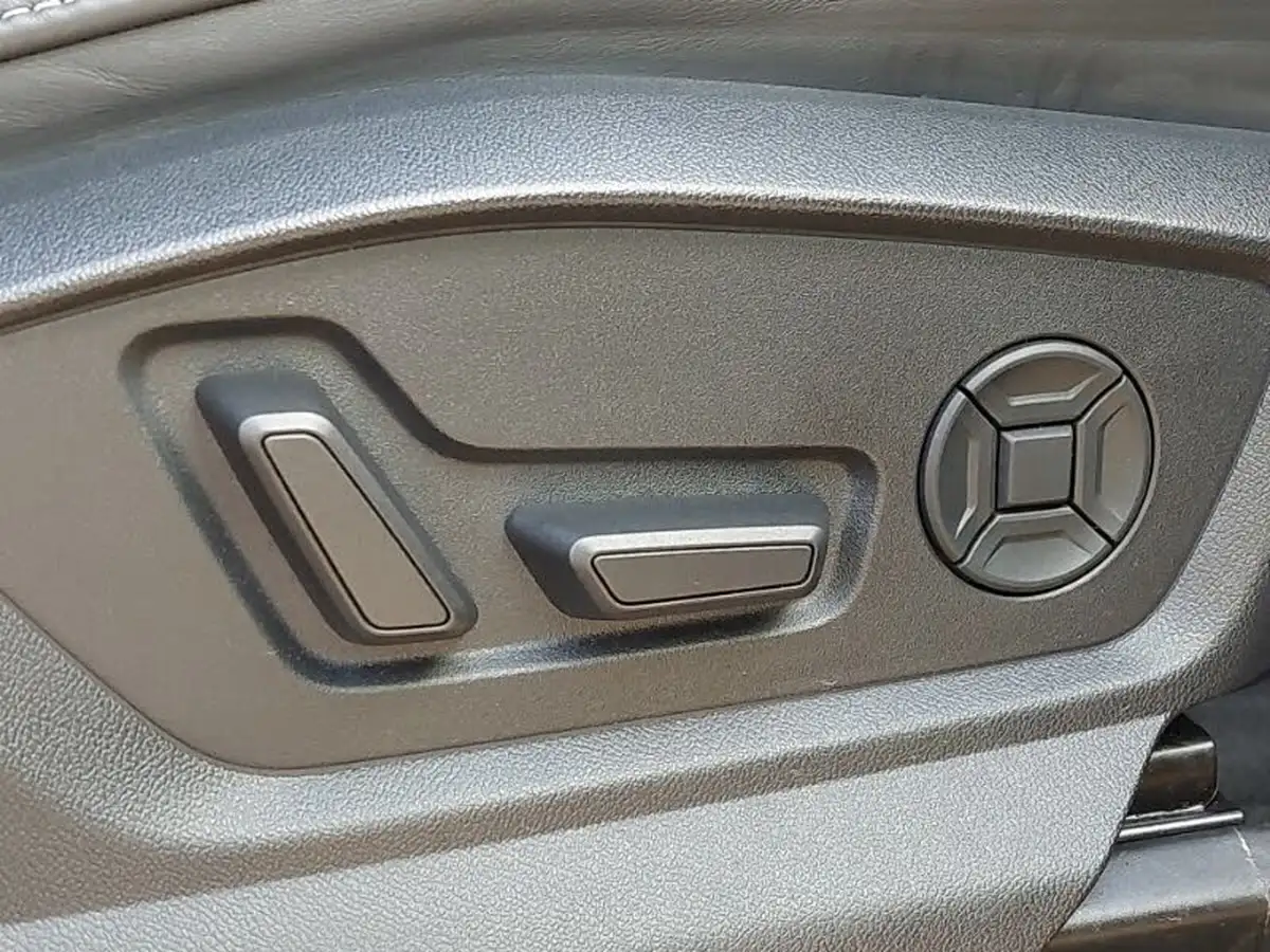 2022-audi-q8-30-55-tfsi-black-edition-big-11