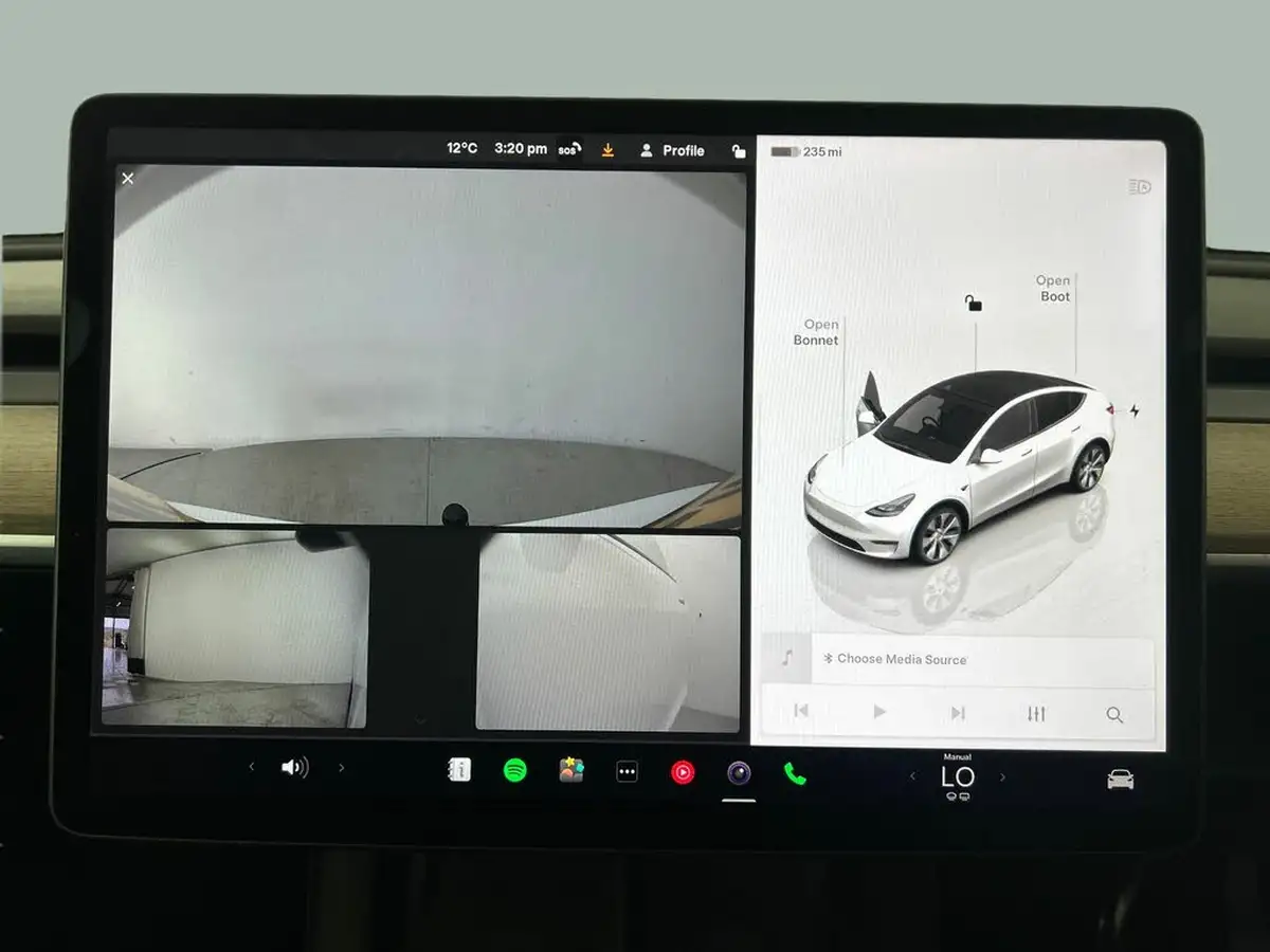 2022-tesla-model-y-e-long-range-big-18