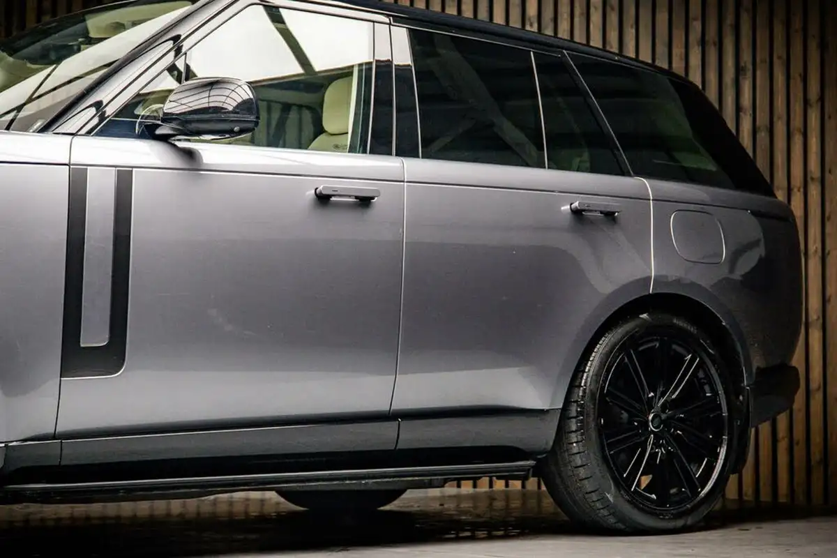 2022-land-rover-range-rover-30-p440e-se-big-15
