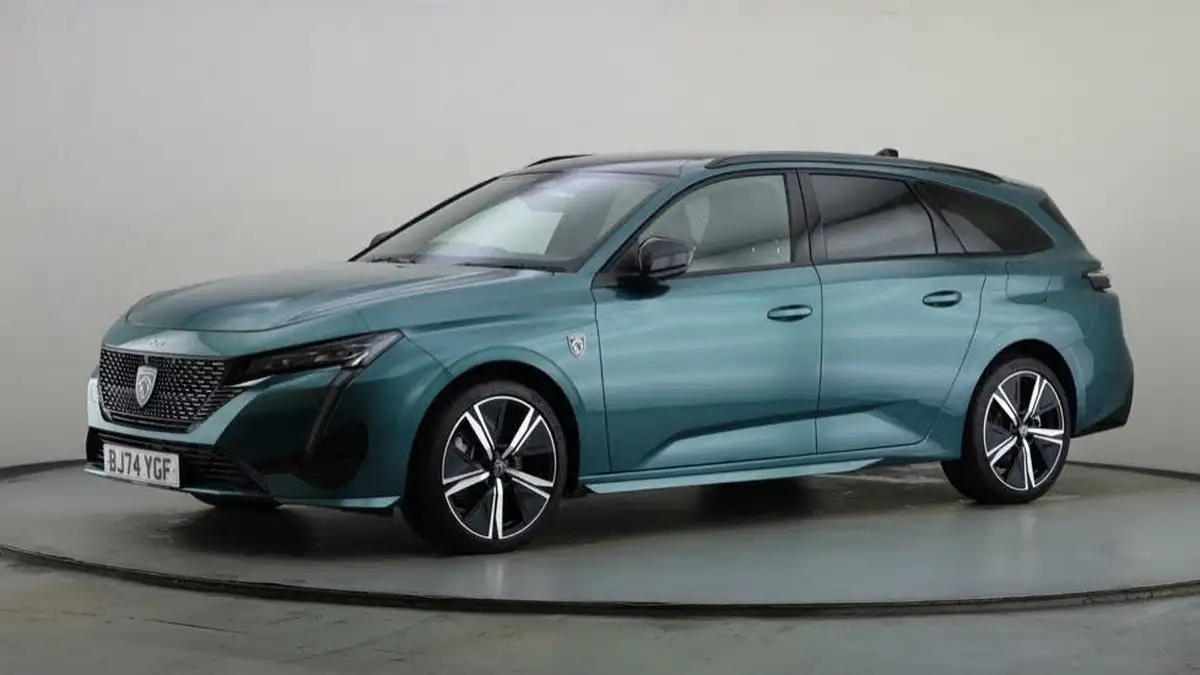2024-peugeot-308-sw-16-puretech-gt-225ps-big-14