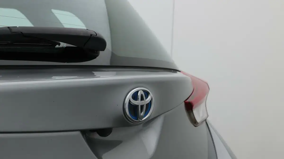 2018-toyota-auris-18-vvt-i-hsd-icon-tech-hatchback-big-21