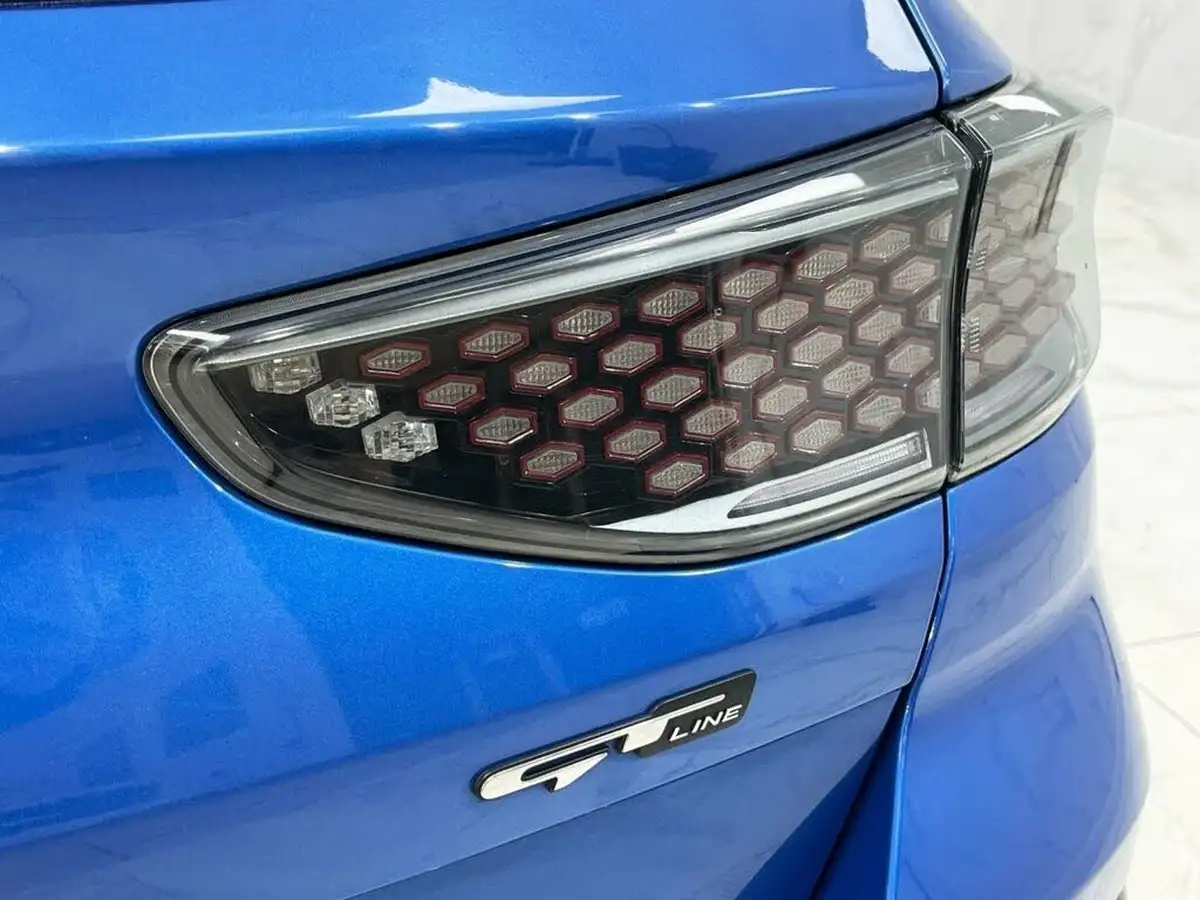 2022-kia-ceed-15-t-gdi-gt-line-big-12