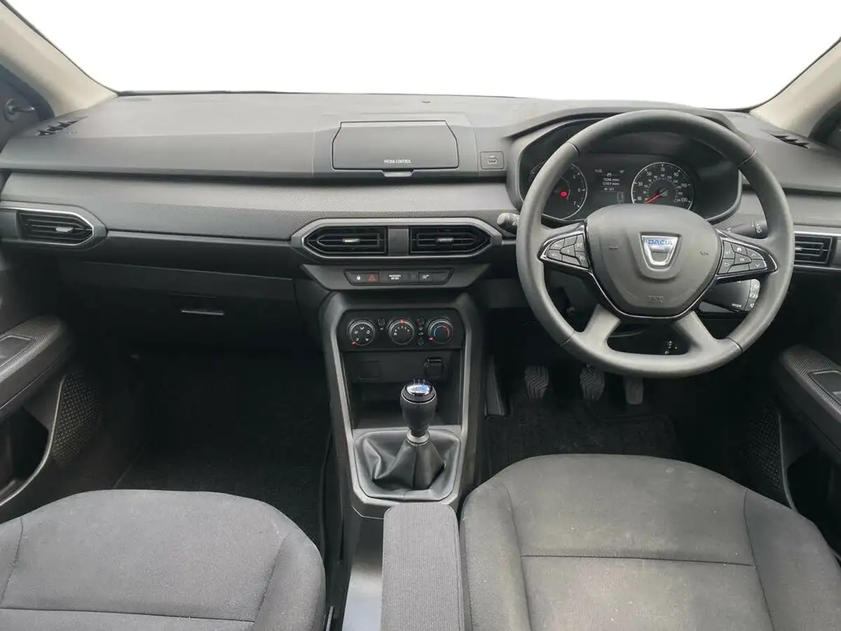 2022-dacia-sandero-10-sce-essential-big-5