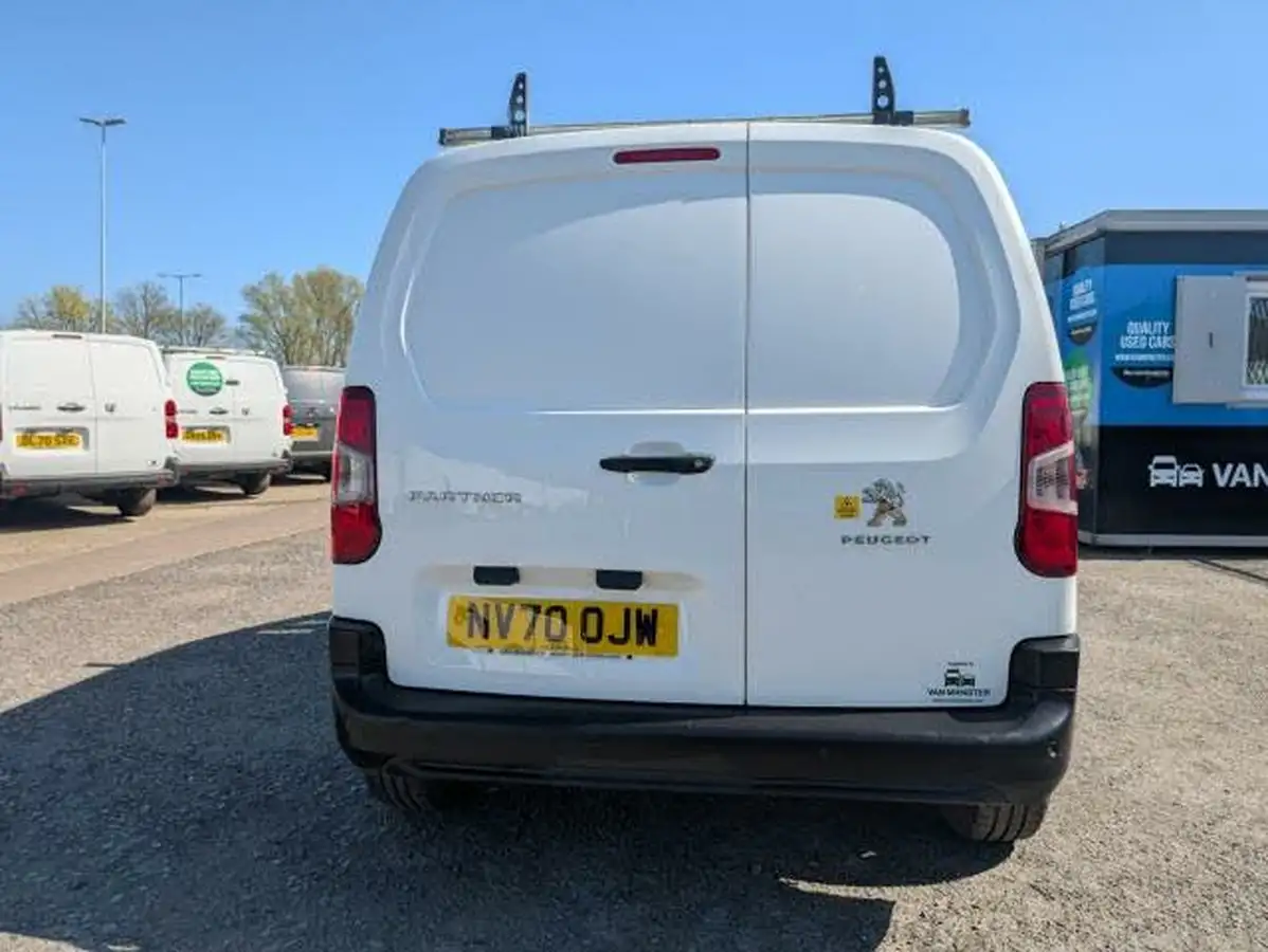 2021-peugeot-partner-15-bluehdi-1000-professional-100ps-eu6dt-panel-big-9
