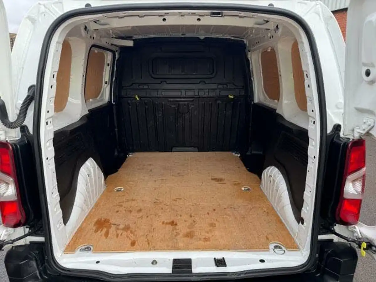2021-peugeot-partner-15-bluehdi-1000-professional-100ps-eu6dt-panel-big-37