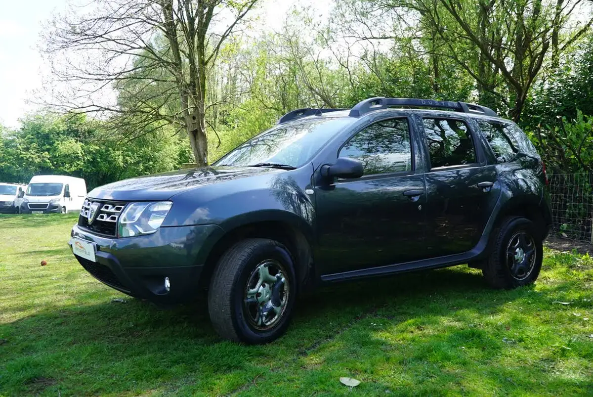 2017-dacia-duster-15dci-ambiance-110bhp-4x4-ss-station-wagon-5d-big-8