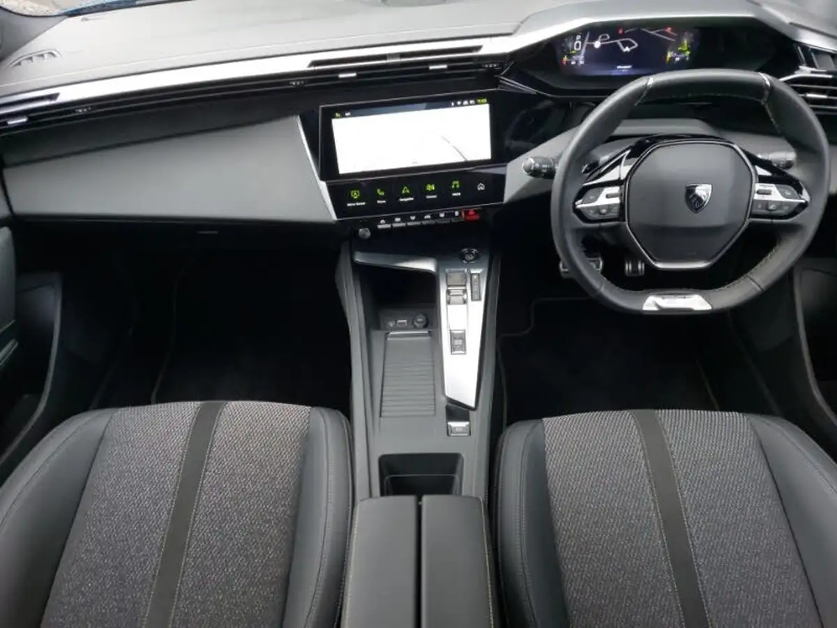 2024-peugeot-308-15-bluehdi-gt-big-2