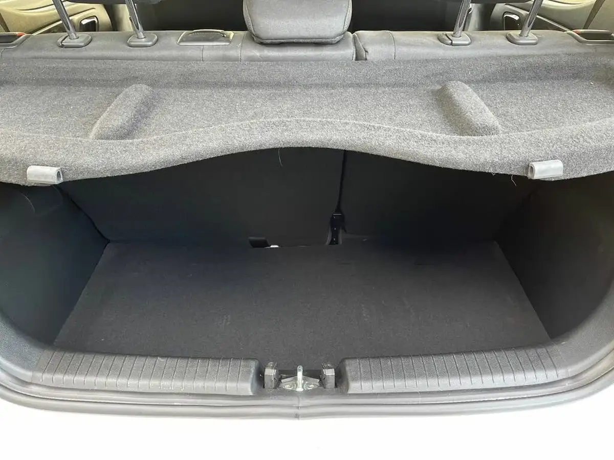 2022-hyundai-i10-10-premium-big-11