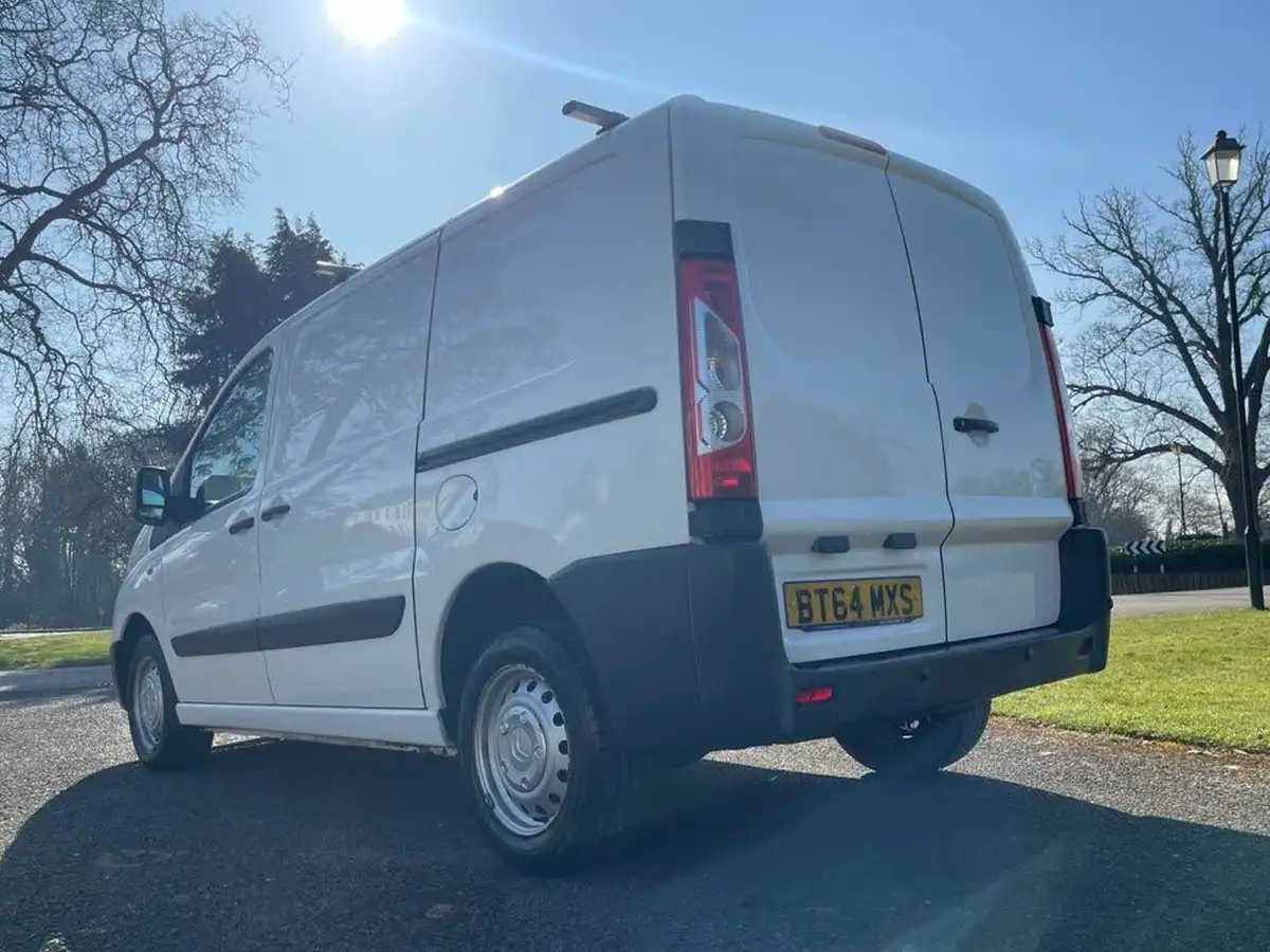 2014-citroen-dispatch-16td-enterprise-panel-big-14