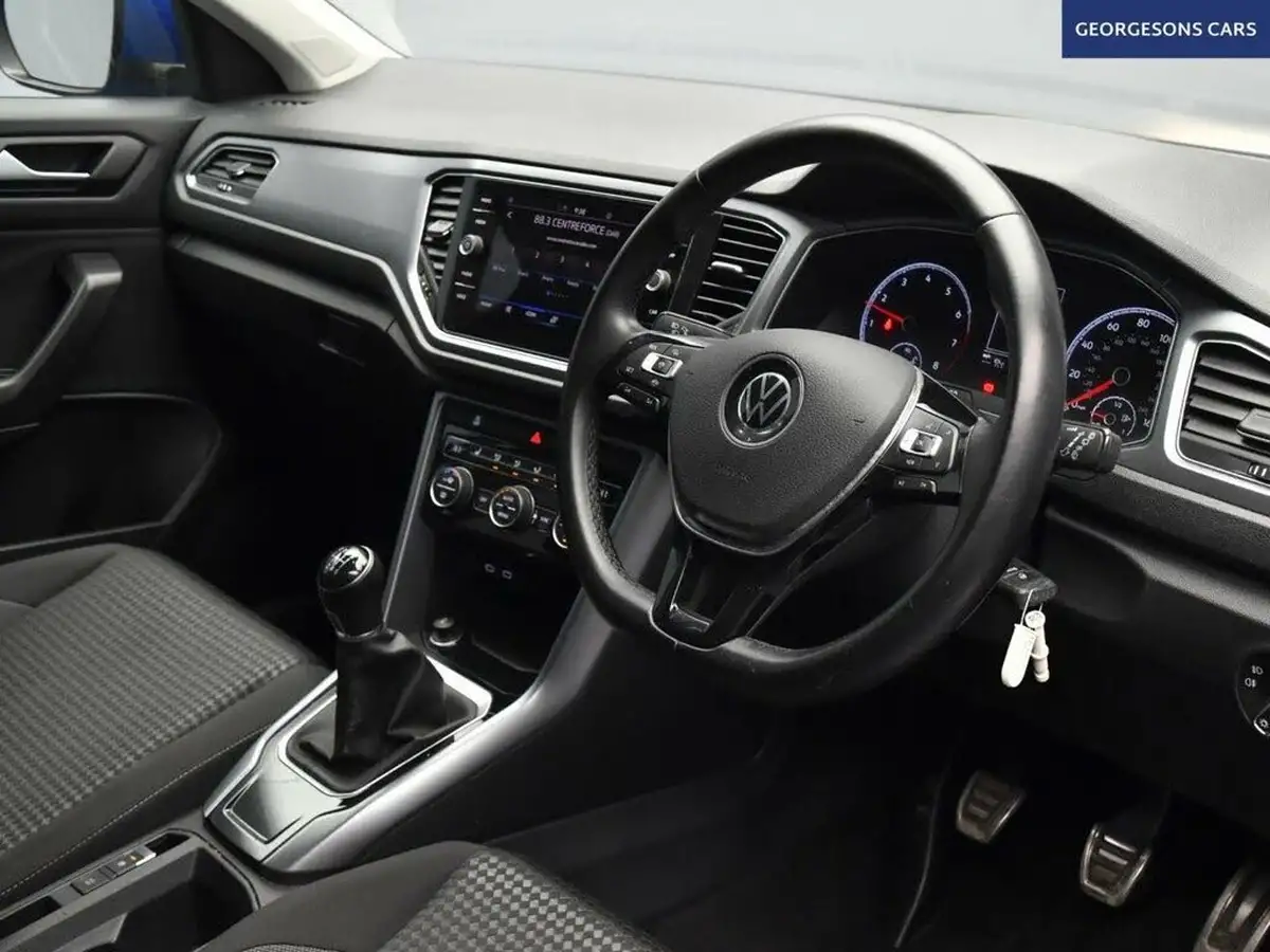 2021-volkswagen-t-roc-10-tsi-active-hatchback-5d-big-10