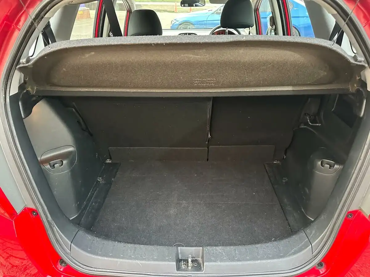 2014-honda-jazz-12-s-big-19