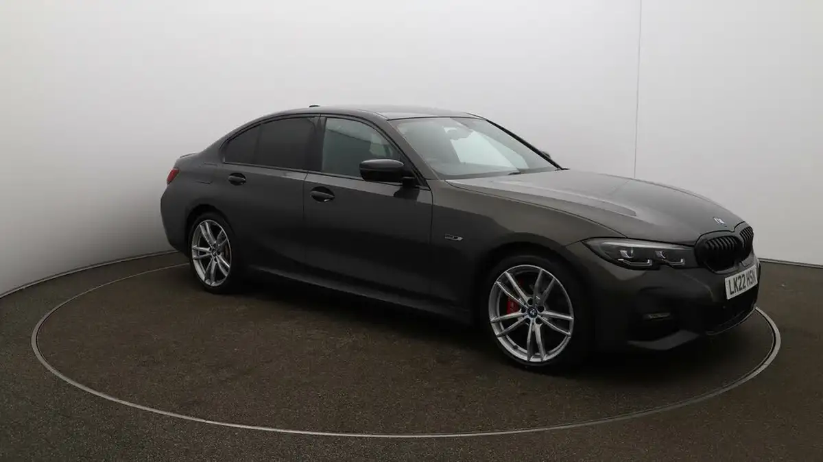 2022-bmw-3-series-20-330e-m-sport-pro-edition-saloon-4d-big-36