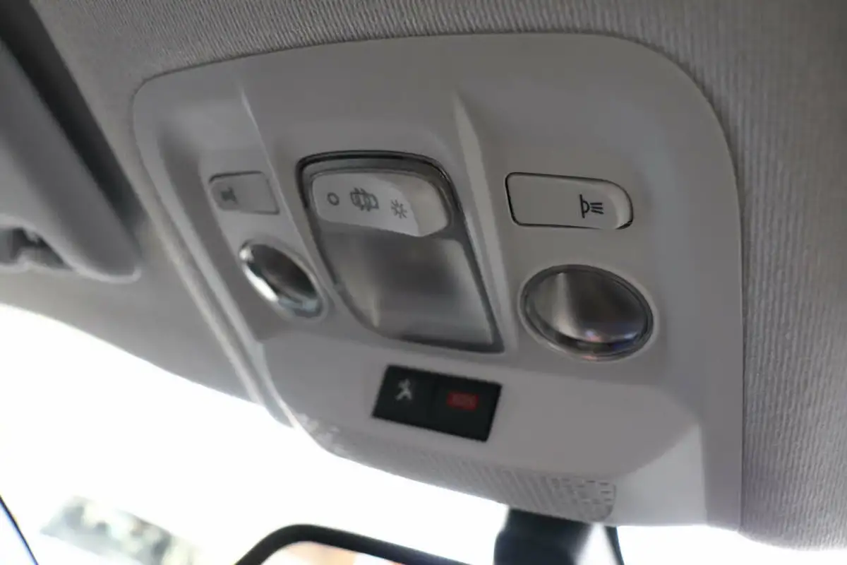 2019-peugeot-208-12-puretech-signature-big-43