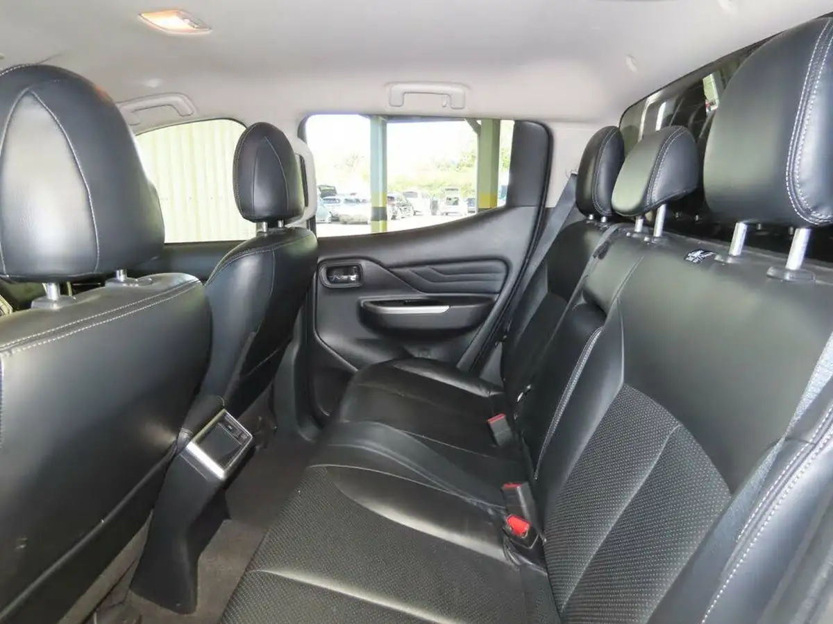 2021-mitsubishi-l200-22di-d-barbarian-big-6