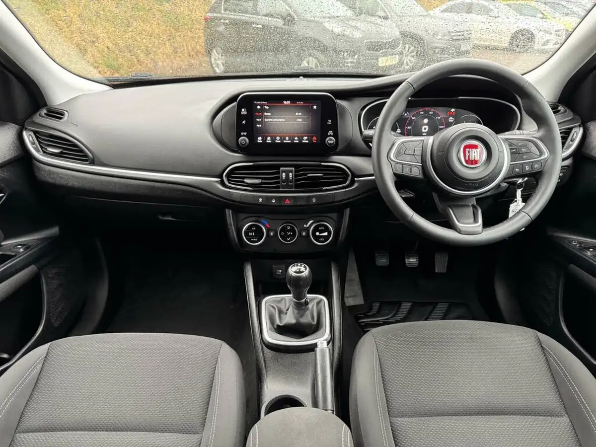2021-fiat-tipo-10-life-station-wagon-big-16