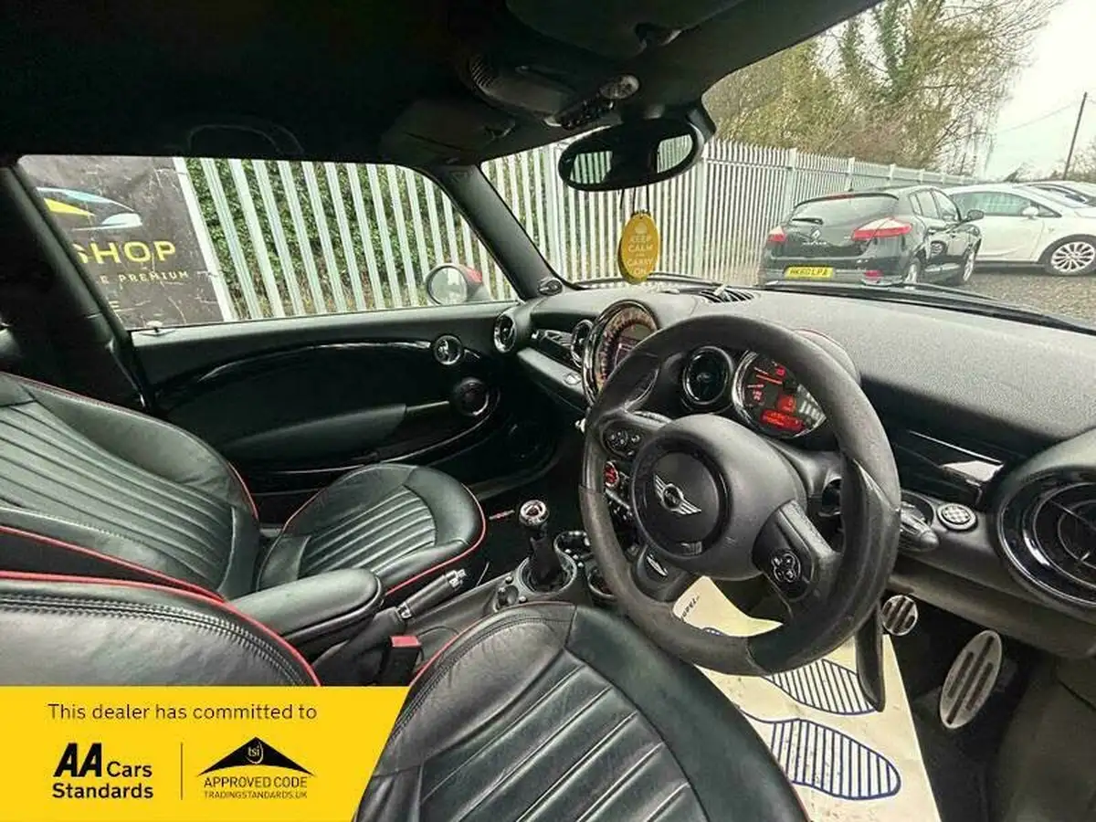 2013-mini-cooper-16-john-cooper-works-hatchback-3d-big-9