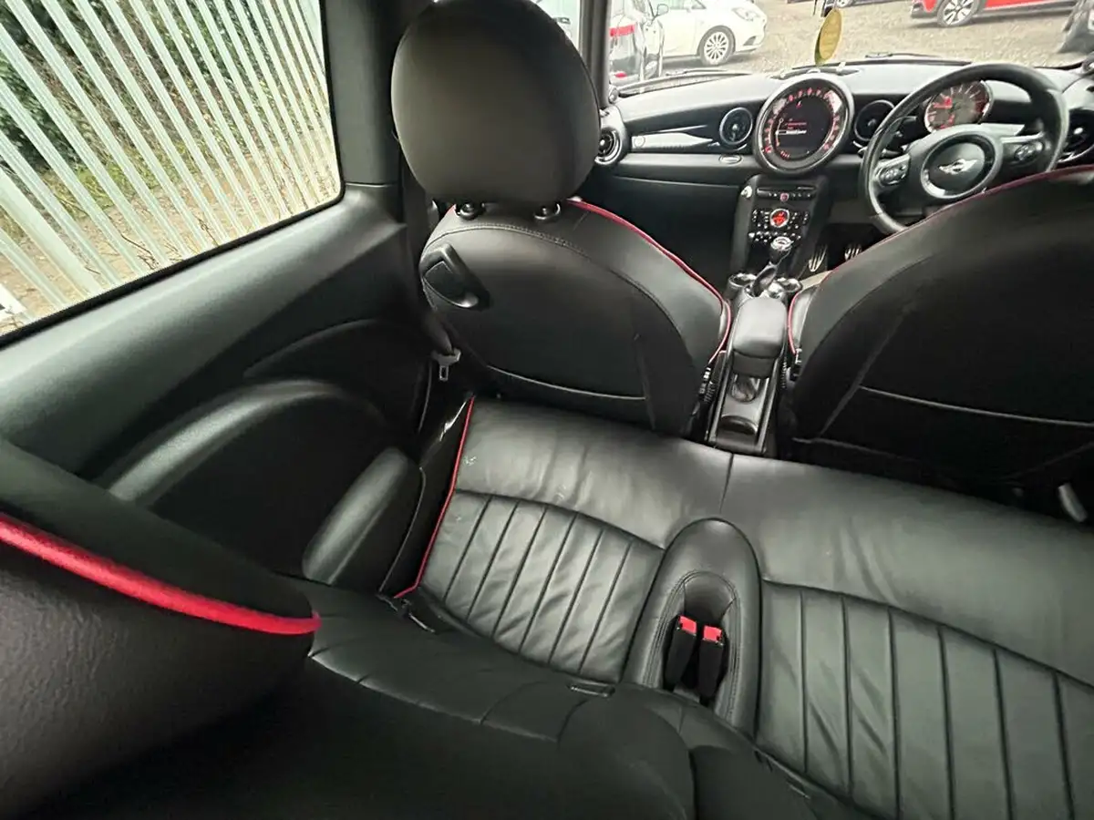 2013-mini-cooper-16-john-cooper-works-hatchback-3d-big-37
