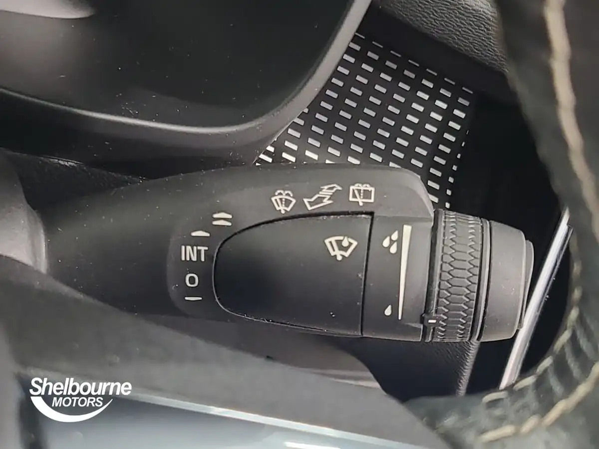 2020-volvo-xc40-15-t3-r-design-big-30