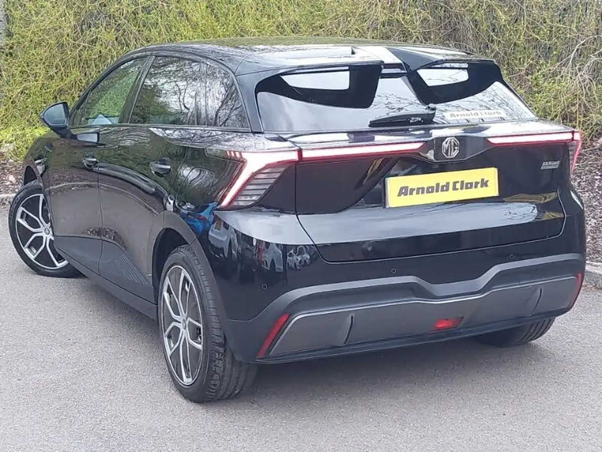 2024-mg-mg4-e-trophy-ev-203ps-long-big-1