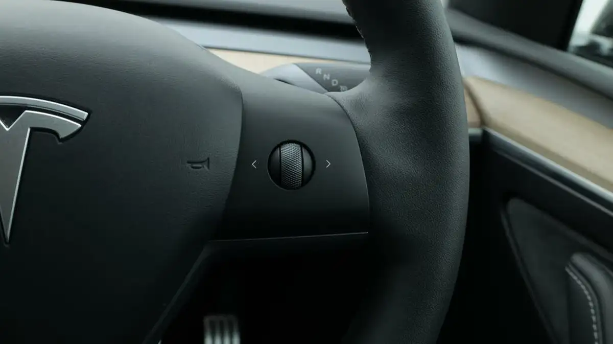 2023-tesla-model-y-e-performance-big-25