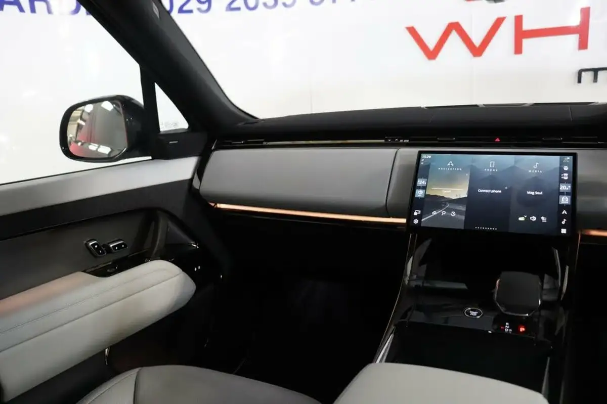 2024-land-rover-range-rover-sport-30-d300-se-big-23