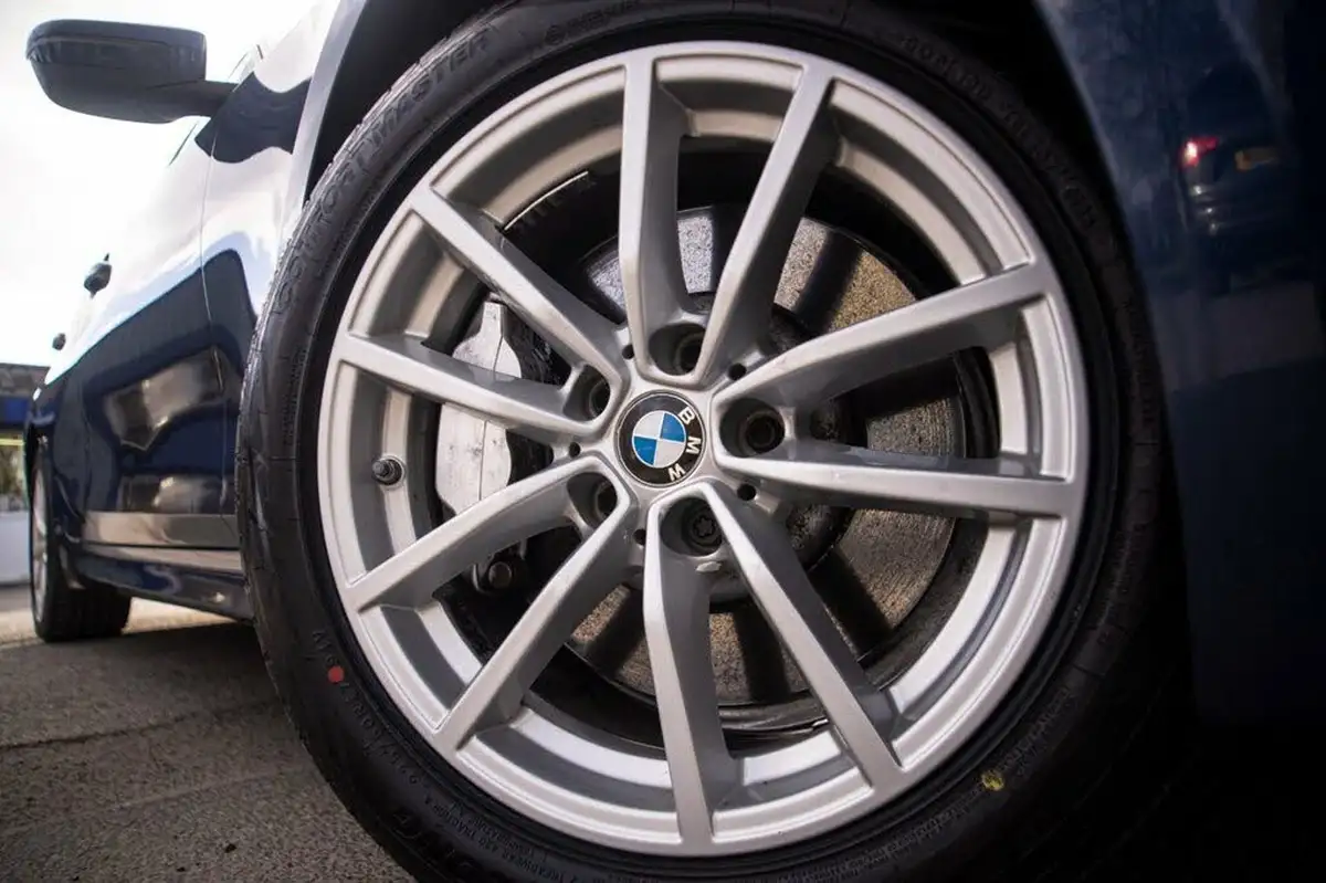 2020-bmw-3-series-20-330e-se-pro-saloon-4d-big-36