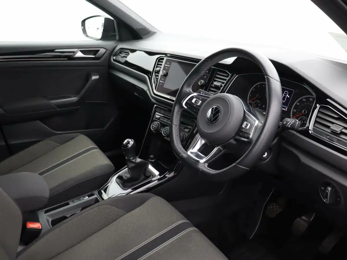 2021-volkswagen-t-roc-15-tsi-black-edition-big-5