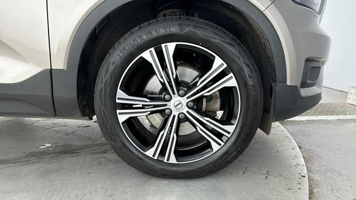 2021-volvo-xc40-20-b4-inscription-pro-194bhp-auto-big-4