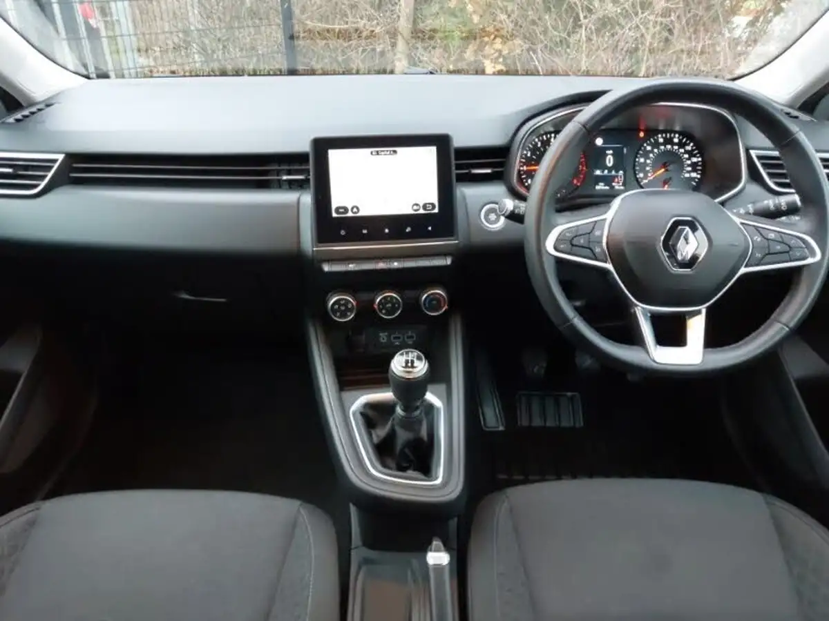 2020-renault-clio-10-sce-iconic-75bhp-big-2