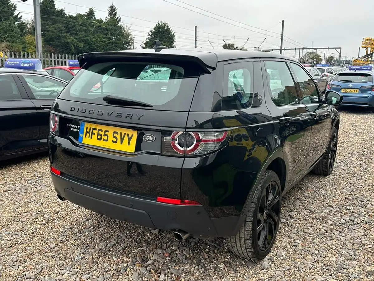 2015-land-rover-discovery-sport-20td4-hse-black-big-5