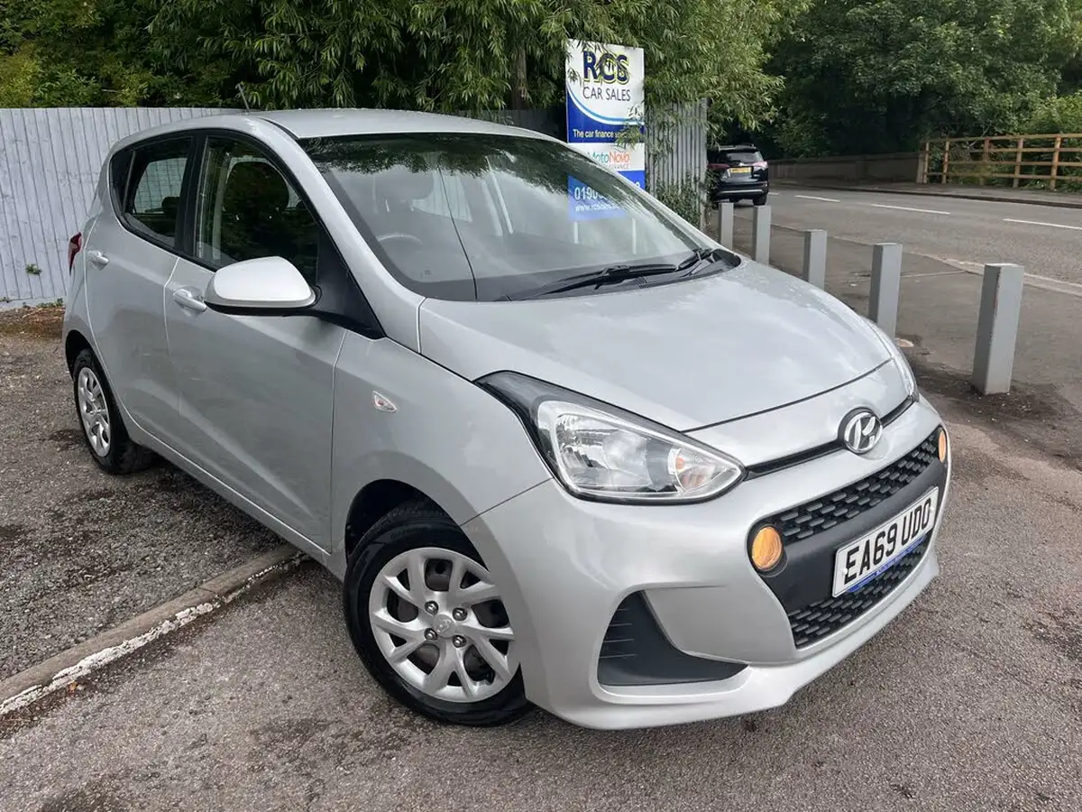 2019-hyundai-i10-10-se-67ps-big-0