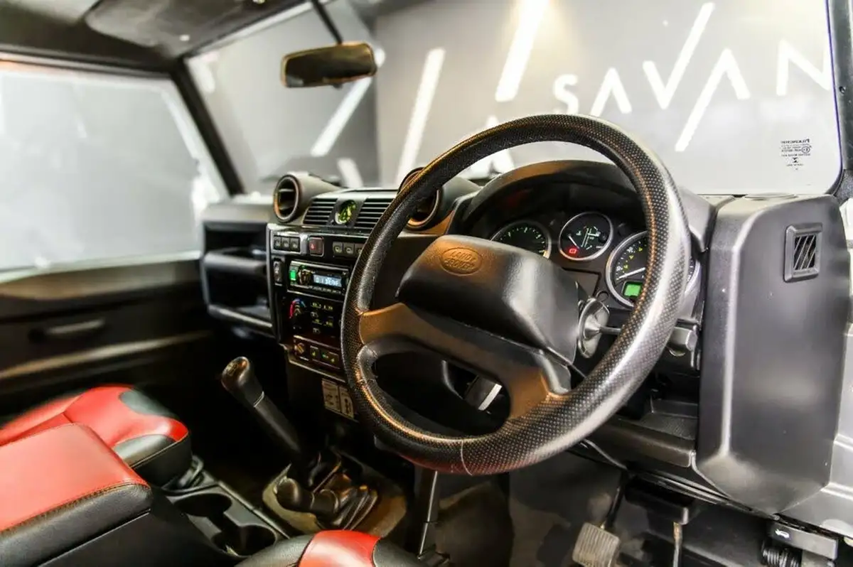 2015-land-rover-90-defender-22td-xs-hard-top-big-4