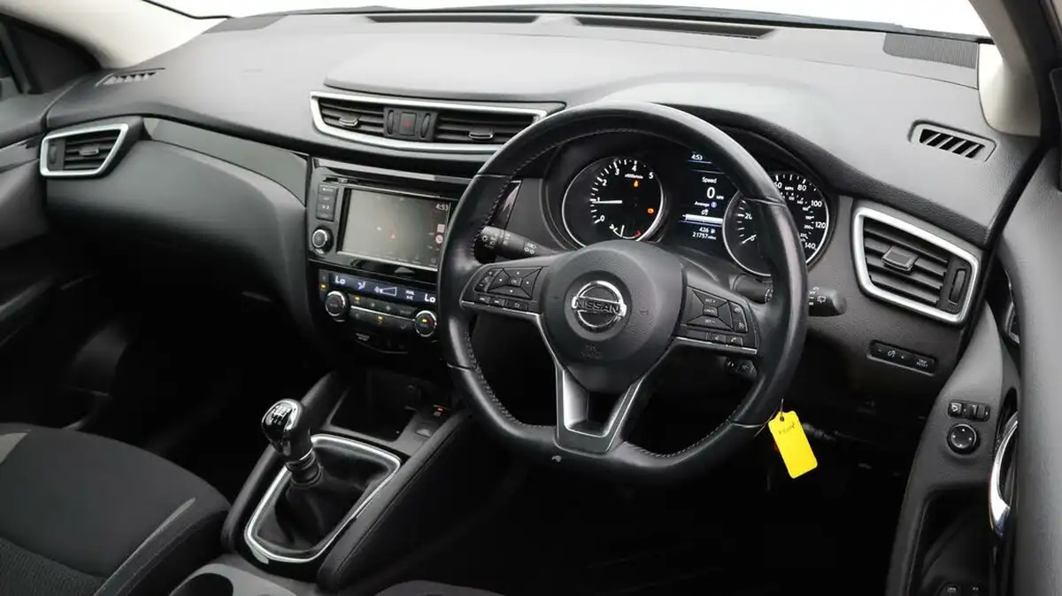2020-nissan-qashqai-13-dig-t-acenta-premium-160ps-big-9