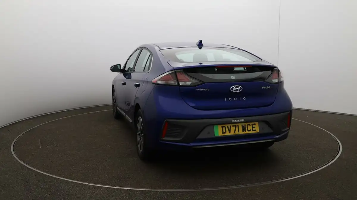 2022-hyundai-ioniq-e-premium-electric-big-54