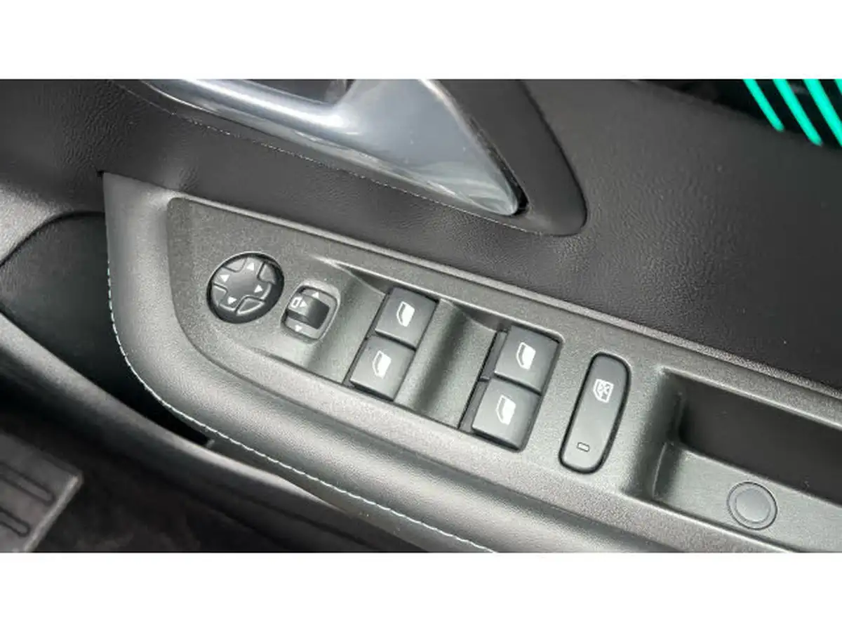 2022-peugeot-208-e-allure-premium-big-20