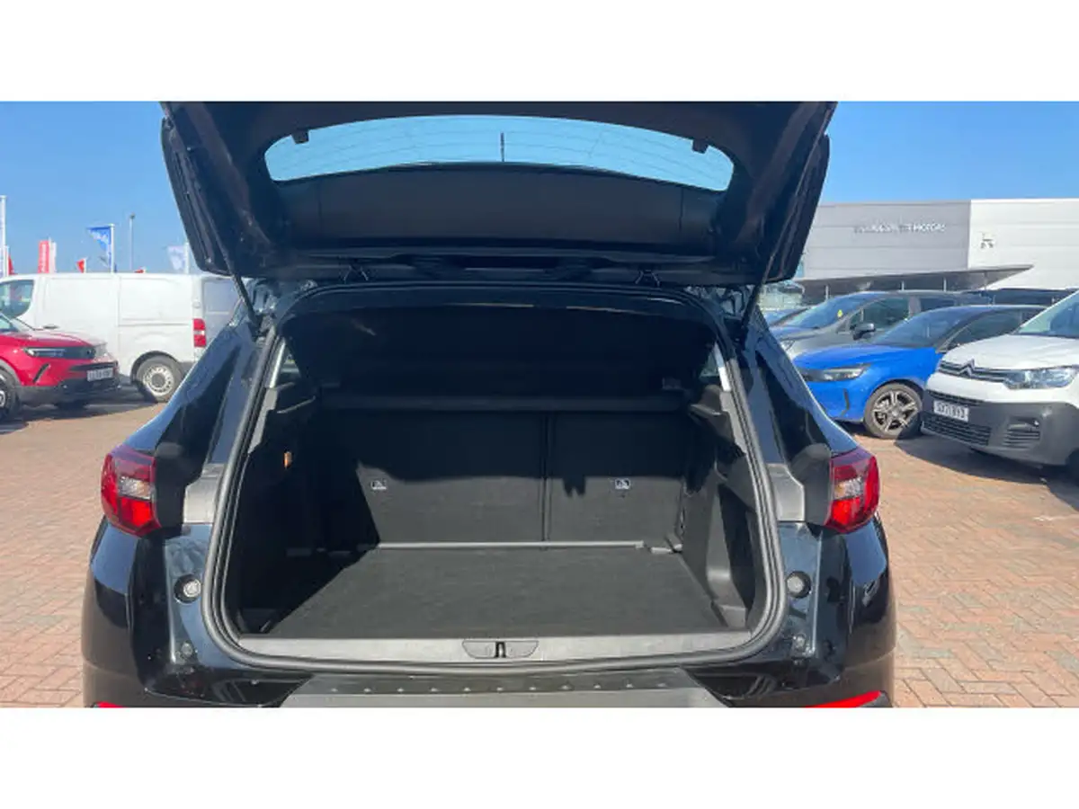 2023-vauxhall-grandland-12-design-130ps-big-3