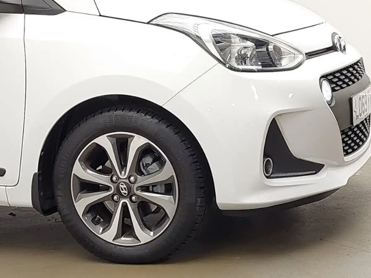 2020-hyundai-i10-12-premium-se-auto-big-8